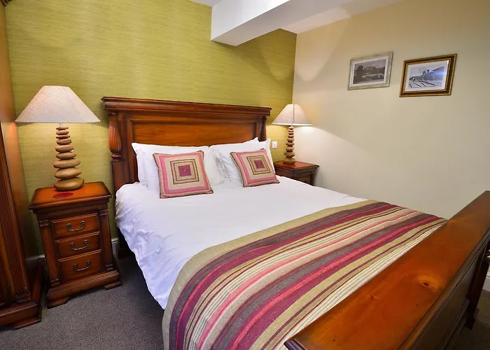 The George Hotel