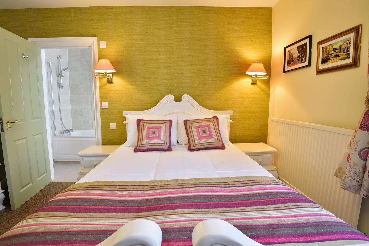 Inn The George